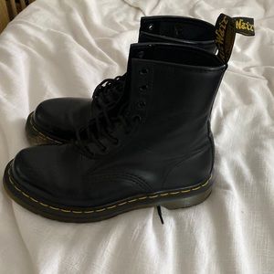 Doc marten lace up boots